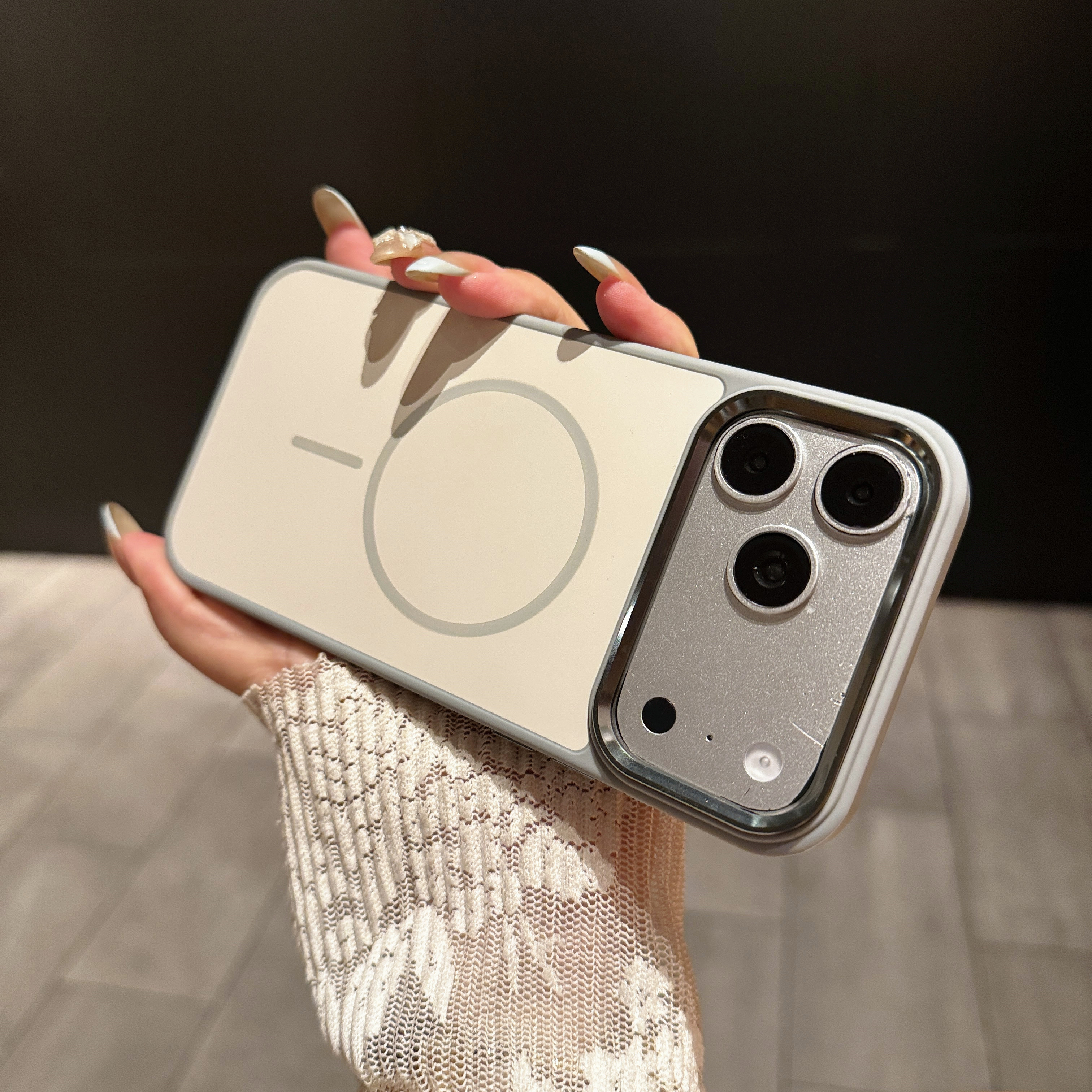 Skin Feel for Magsafe Magnetic - Metal Photo Panel のレビューと価格